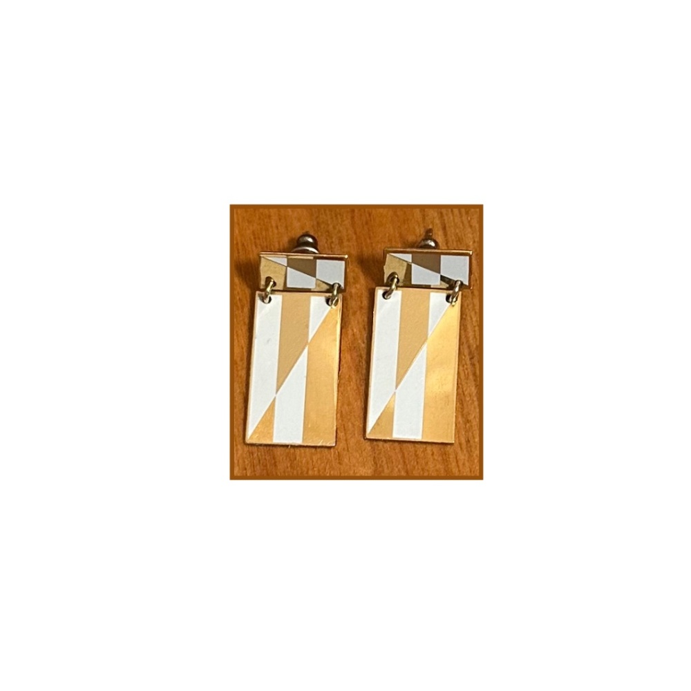 Unique Vintage White & Gold Graphic Earrings